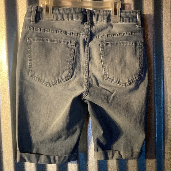 Time and Tru womens jean shorts - Picture 2 of 3
